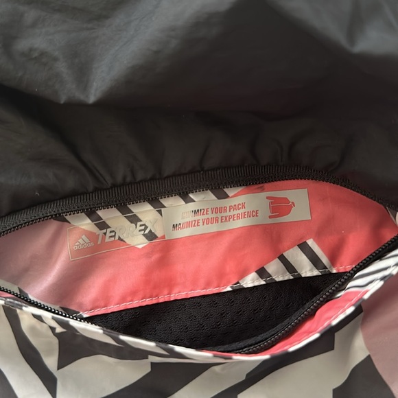 Adidas terrex trail running wind jacket, xs - Picture 9 of 9